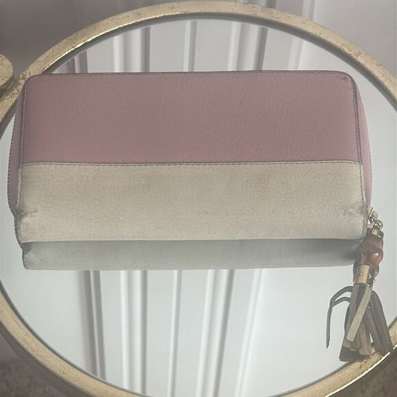 Gucci Vintage Pink and Cream Zip Around‎ Wallet with Bamboo Tassel - Picture 4 of 17